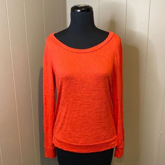 Victoria’s Secret Extra Small long Sleeve Stretch Red Sweater Wide Neck - Picture 1 of 5